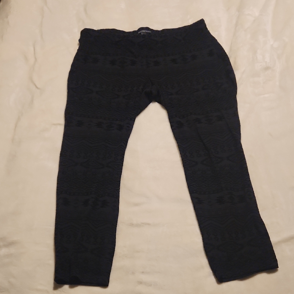 Signature Studio Black Aztec-Pattern Leggings